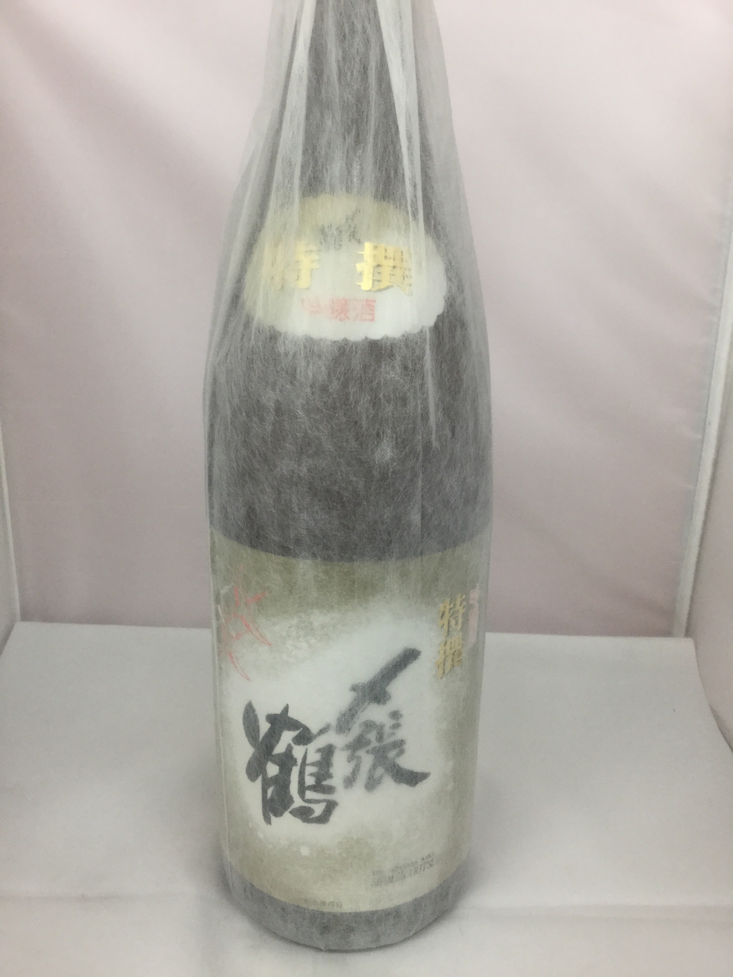 〆張鶴＜特選＞　1800ml